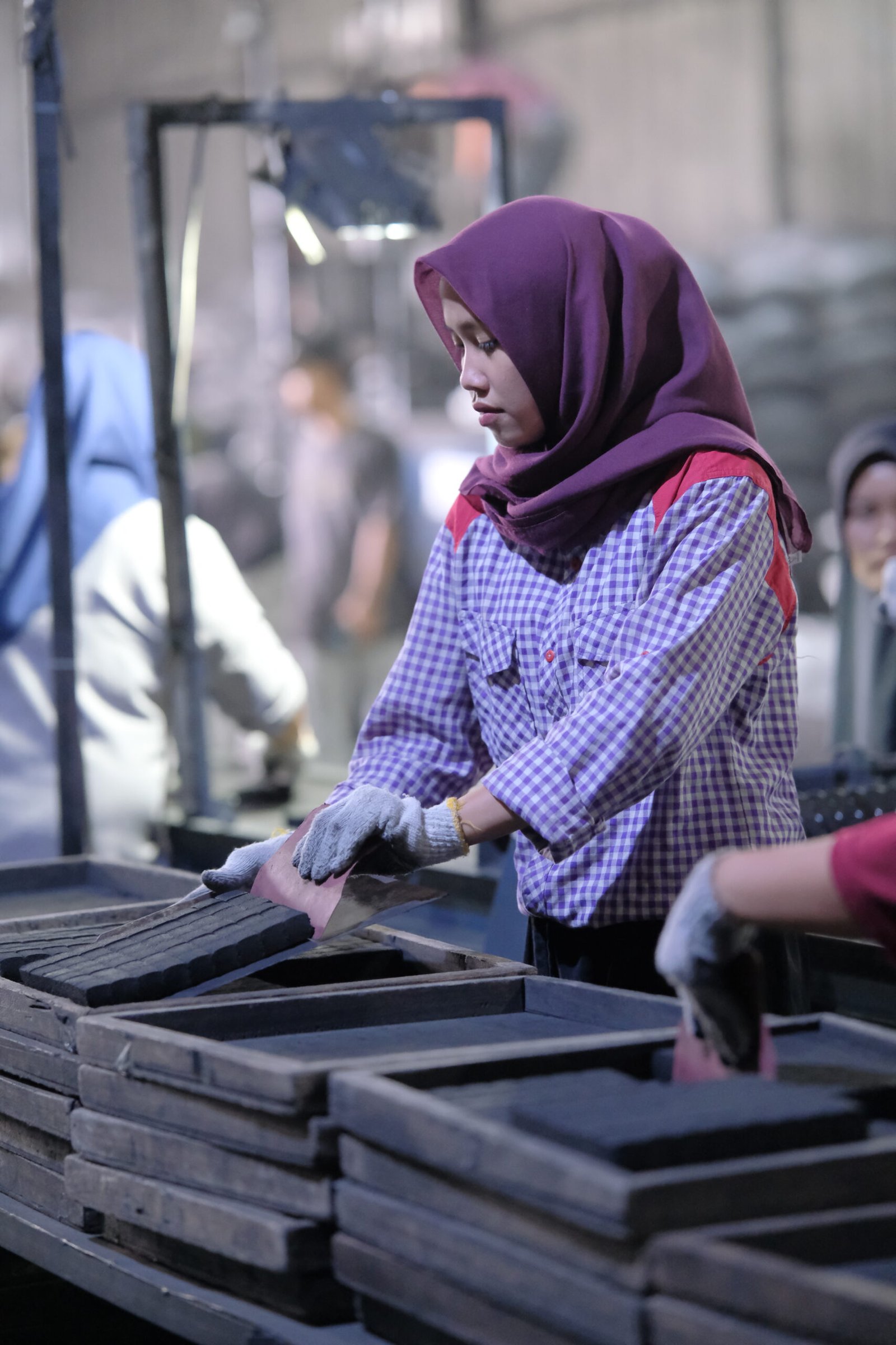 Coconut charcoal briquettes factory