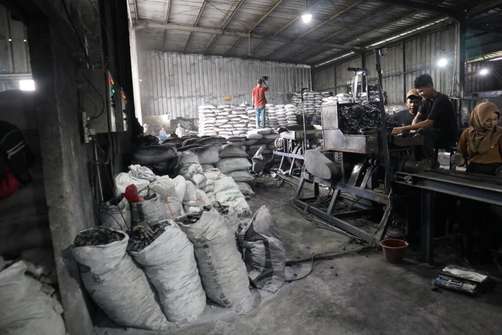 coconut charcoal briquettes factory